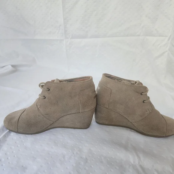 Toms Women's Tan Suede Ankle Boots - Picture 7 of 8